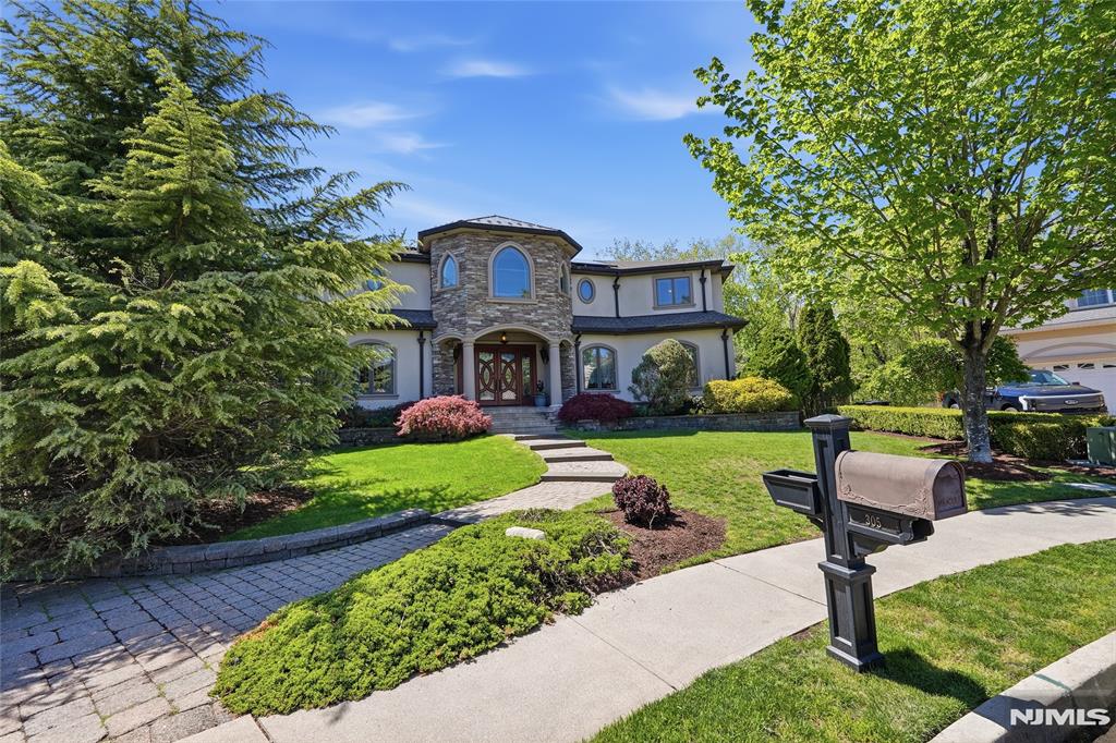 Photo of 305 Blauvelt Court, Paramus, NJ 07652 (MLS # 26015071)