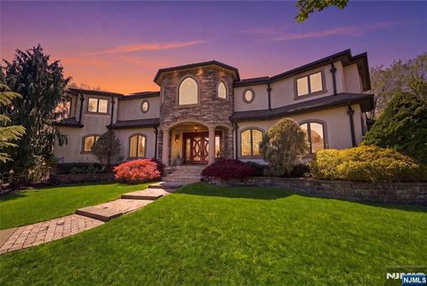 Photo of 305 Blauvelt Court, Paramus, NJ 07652 (MLS # 26015071)