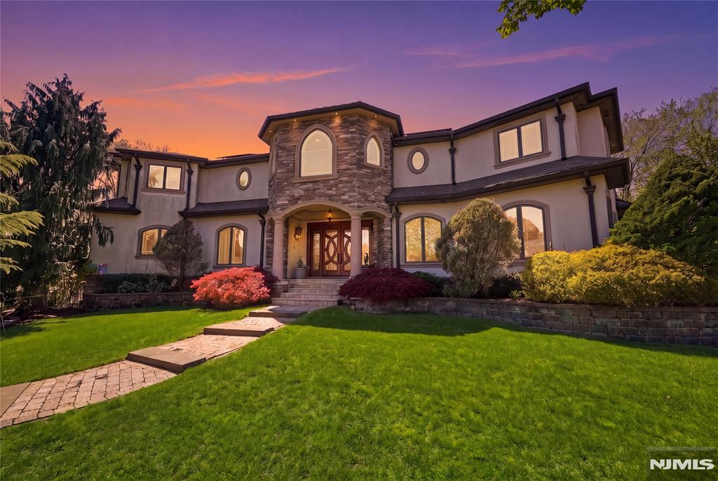 Photo of 305 Blauvelt Court, Paramus, NJ 07652 (MLS # 26015071)