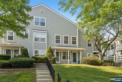 Photo of 1144 Garrison Court, Mahwah, NJ 07430 (MLS # 26002296)