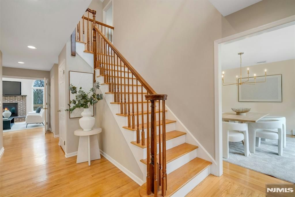 Photo of 435 Morningside Road, Ridgewood Village, NJ 07450 (MLS # 26008710)