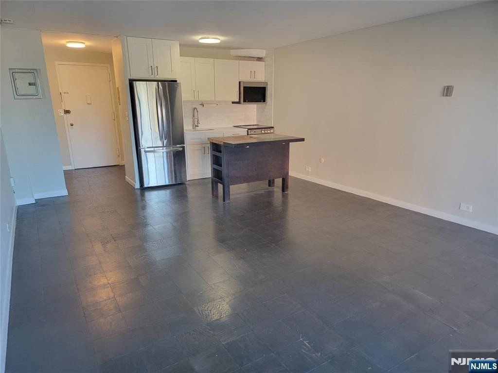 Photo of 265 Main Street #206, Ridgefield Park, NJ 07660 (MLS # 25031765)