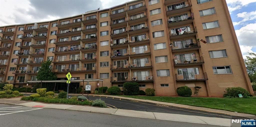 Photo of 265 Main Street #206, Ridgefield Park, NJ 07660 (MLS # 25031765)