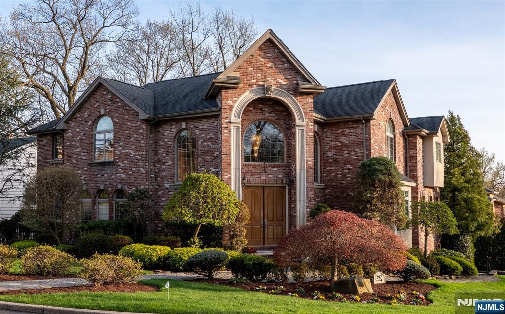Property for Sale at 397 Castle Drive, Englewood Cliffs, New Jersey - Bedrooms: 6 
Bathrooms: 6 
Rooms: 11  - $1,998,888