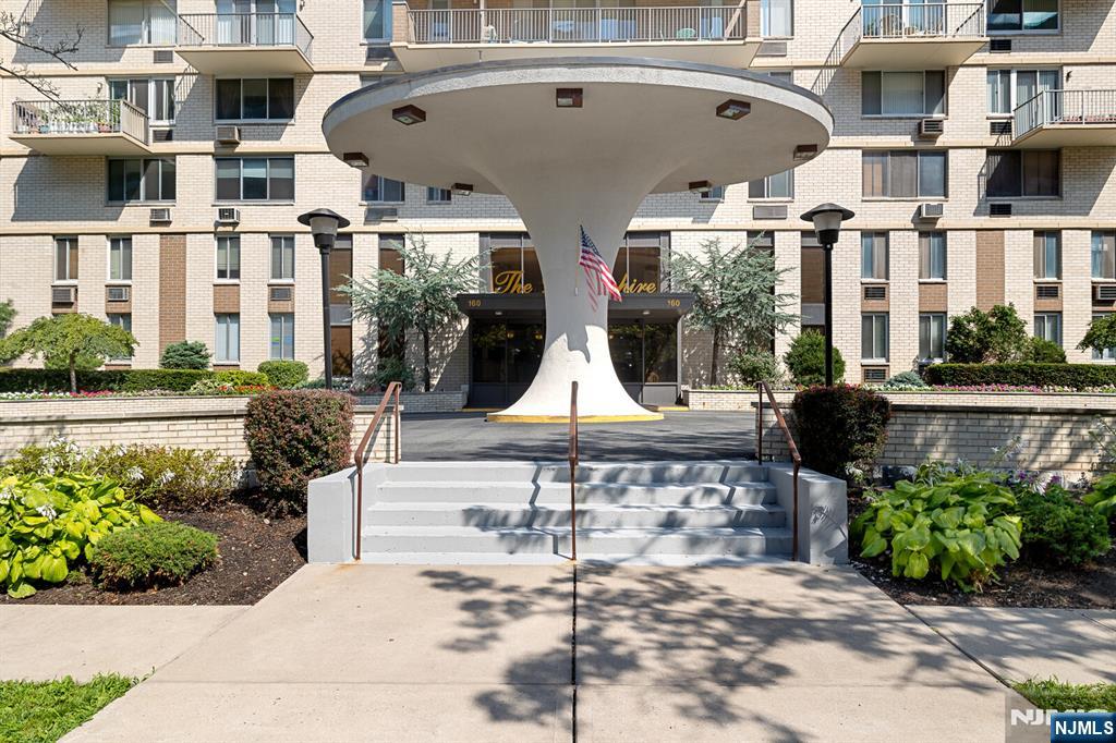 160 Overlook Avenue 22F