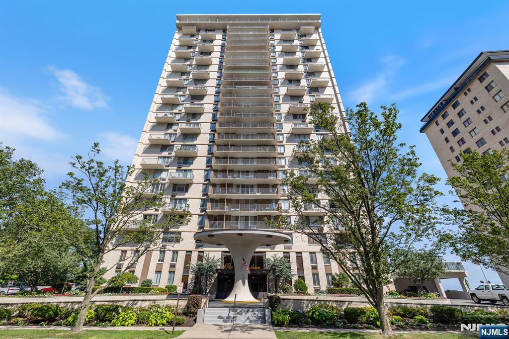 160 Overlook Avenue 22F