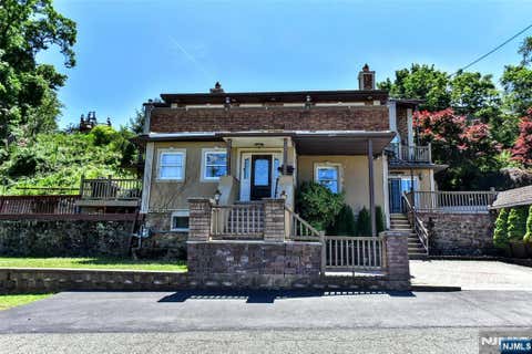 Photo of 27 Joan Street, Wayne, NJ 07470 (MLS # 26023455)