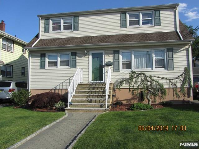 494 Hobson Ave 2nd Fl, Saddle Brook, New Jersey - 2 Bedrooms  
1 Bathrooms  
4 Rooms - 