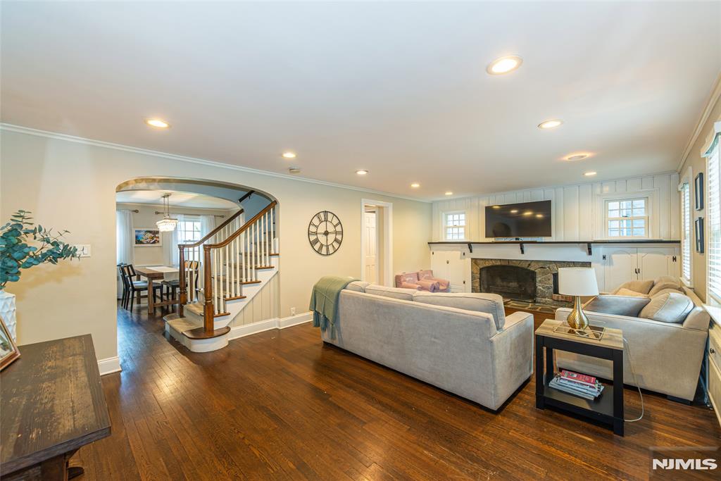 77 Forest Hill Road