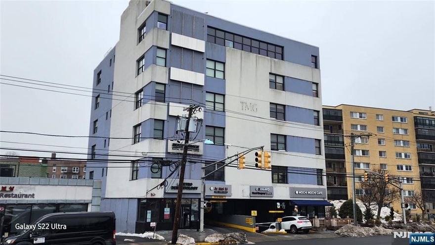 â€œWelcome to this 1,355 sq ft medical office space available for lease on the 4th floor of an elevator building near the GWB, ideally situated in a prime in-town location. This is an excellent opportunity to establish or relocate your medical practice, with all utilities included and flexible lease terms available.â€