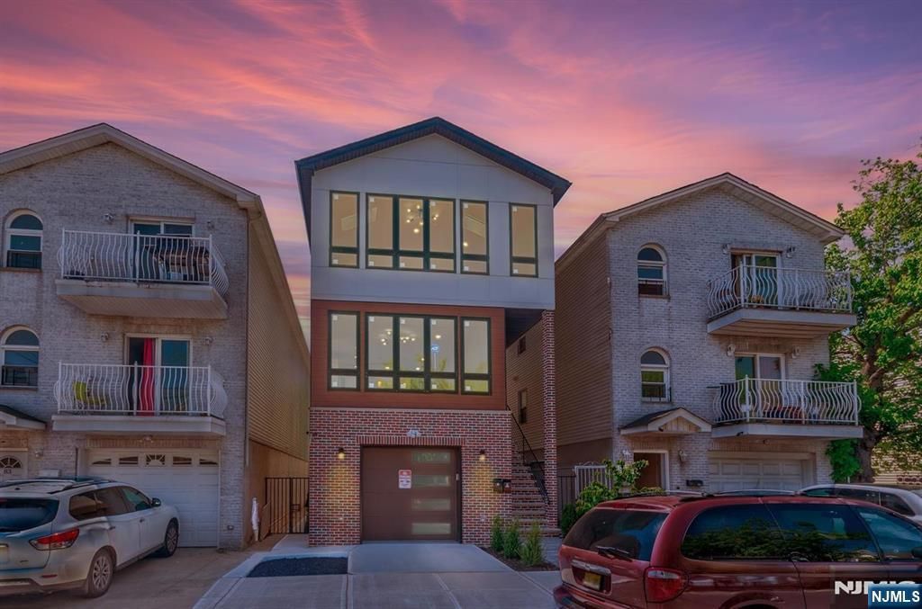 Photo of 85 Myrtle Avenue #1, Jersey City, NJ 07305 (MLS # 25042059)