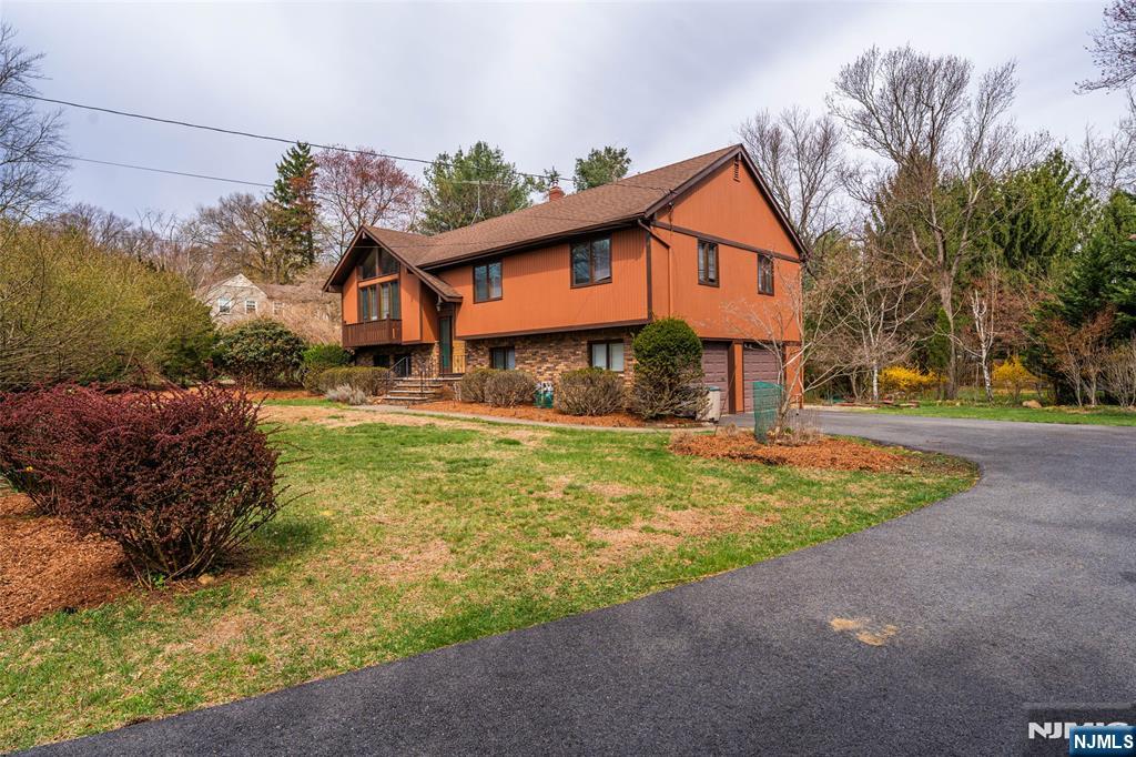 6 Hill Road