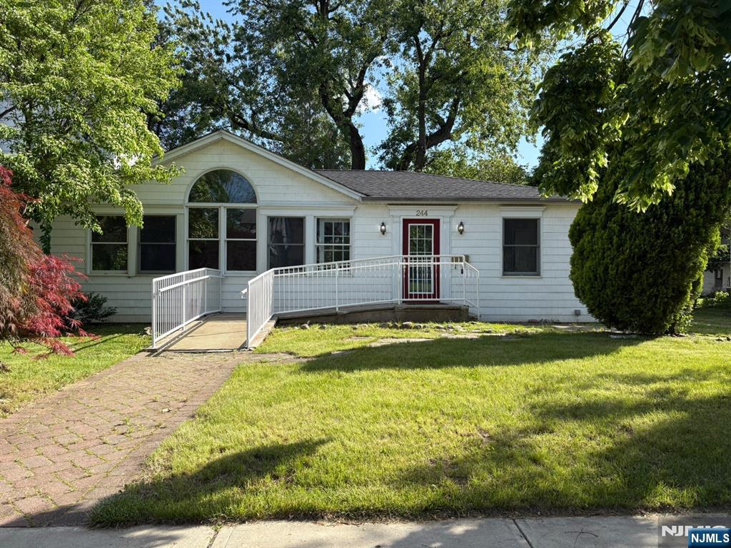 630 Queen Anne Road