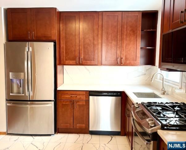 650 Edgewater Avenue 2