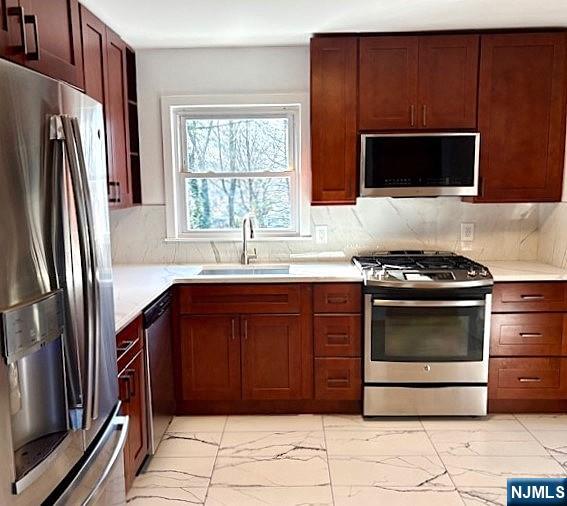 650 Edgewater Avenue 2