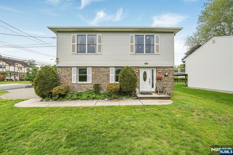 Photo of 433 Tappan Road, Northvale, NJ 07647 (MLS # 26018322)