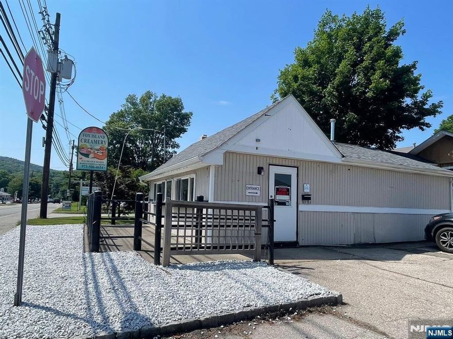 Awesome opportunity to run your business in a high traffic area in the center of town! Location!! Across from major shopping mall! Can be used for food, office, retail! Right down the street from the famous Greenwood Lake!! Tons of fall traffic also with all apple picking, wine tasting and so much more! Make this place amazing with your own ideas! Sink and walk-in fridge already there if needed! Lots of neighboring stores that do a ton of business like pizza places, gas stations, delis, nail salon, Tractor Supply and more! Come be a part of this thriving town!
