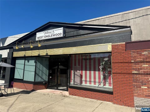 Photo of 203 W Englewood AVE, Teaneck, NJ 07666 (MLS # 26033294)