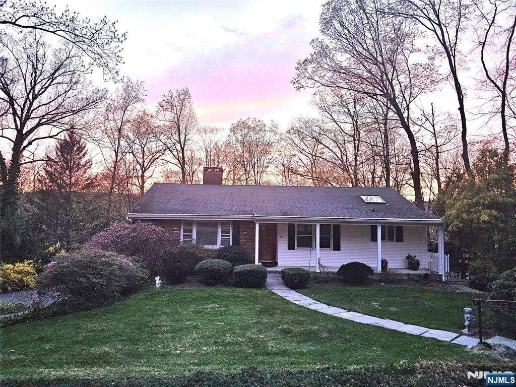 Rental Property at 44 Forestdale Rd, Kinnelon Borough, New Jersey - Bedrooms: 3 
Bathrooms: 2 
Rooms: 8  - $4,000 MO.