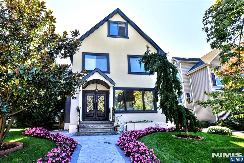 169 Woodward Avenue