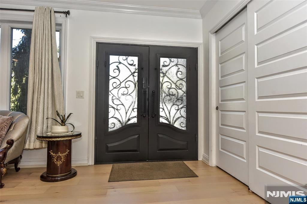169 Woodward Avenue