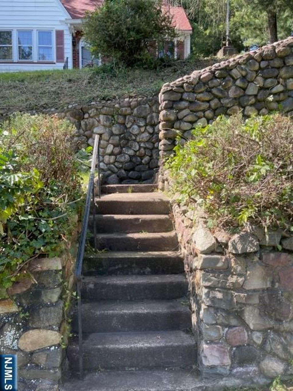 Photo of 109 Franklin Turnpike, Ho-Ho-Kus, NJ 07423 (MLS # 25032846)