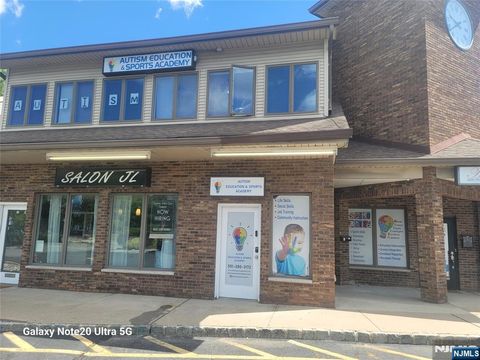 Photo of 435437 Hollywood Avenue #13, Fairfield, NJ 07004 (MLS # 26019686)