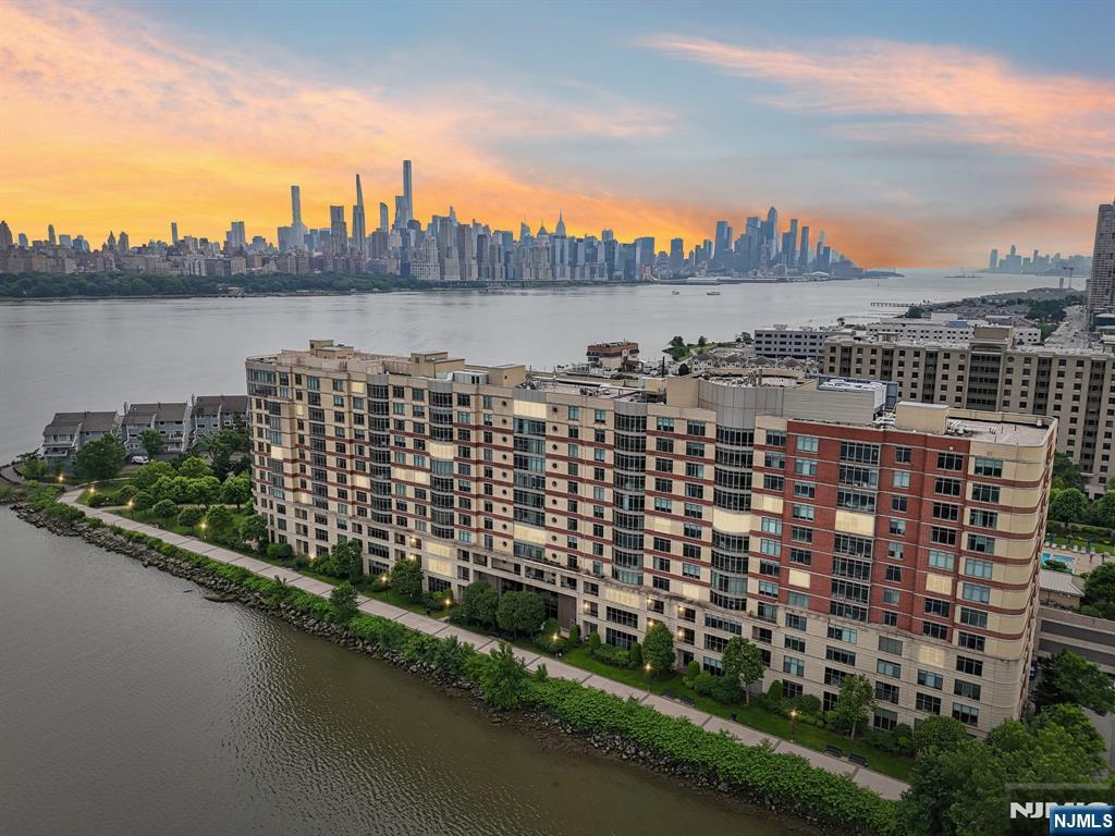 8100 River Road 1215