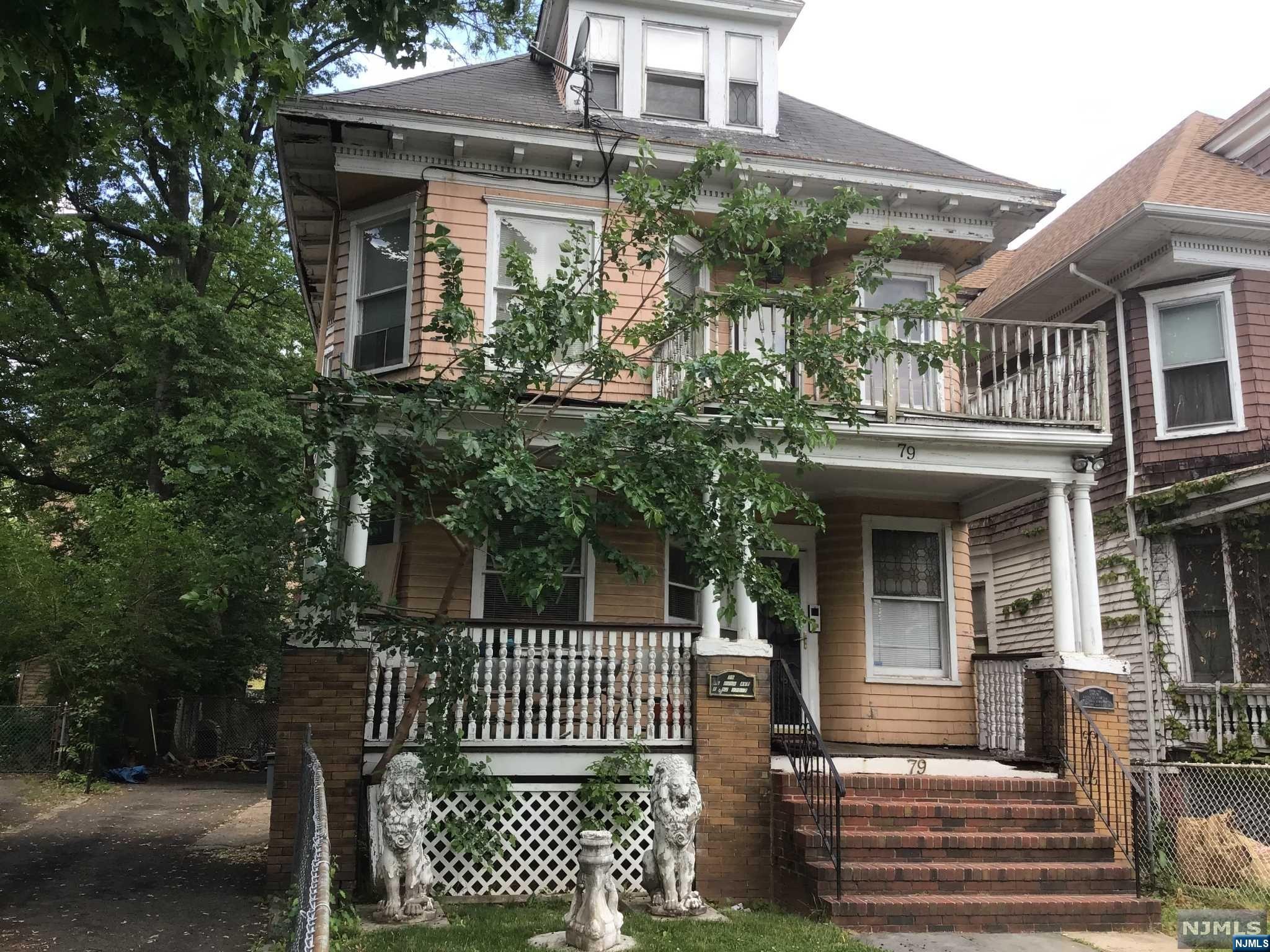 79 N Munn Avenue