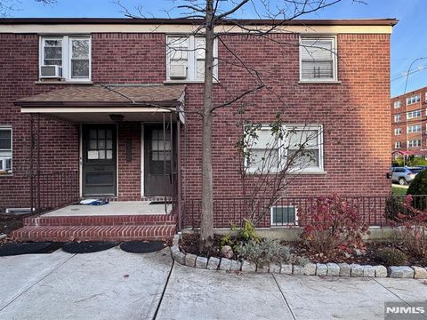 Photo of 2197 Center Ave #197B, Fort Lee, NJ 07024 (MLS # 25041625)