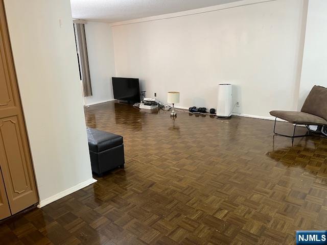 300 Winston Drive L 07