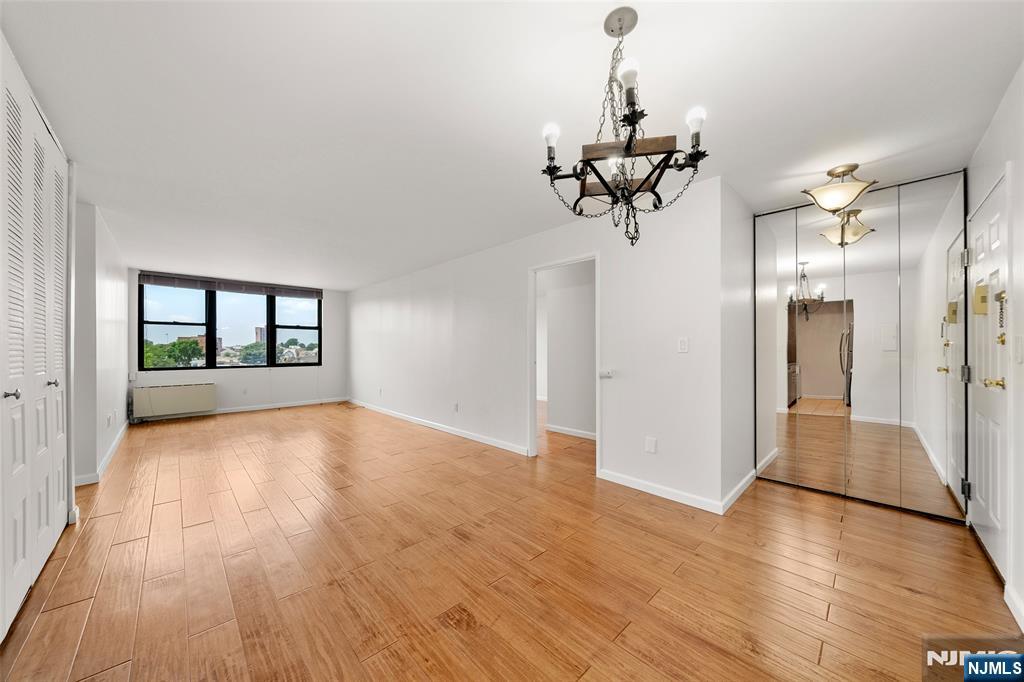 9019 Wall Street 6B