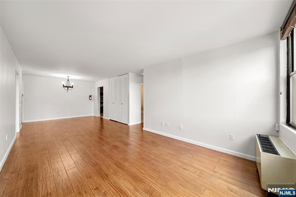 9019 Wall Street 6B
