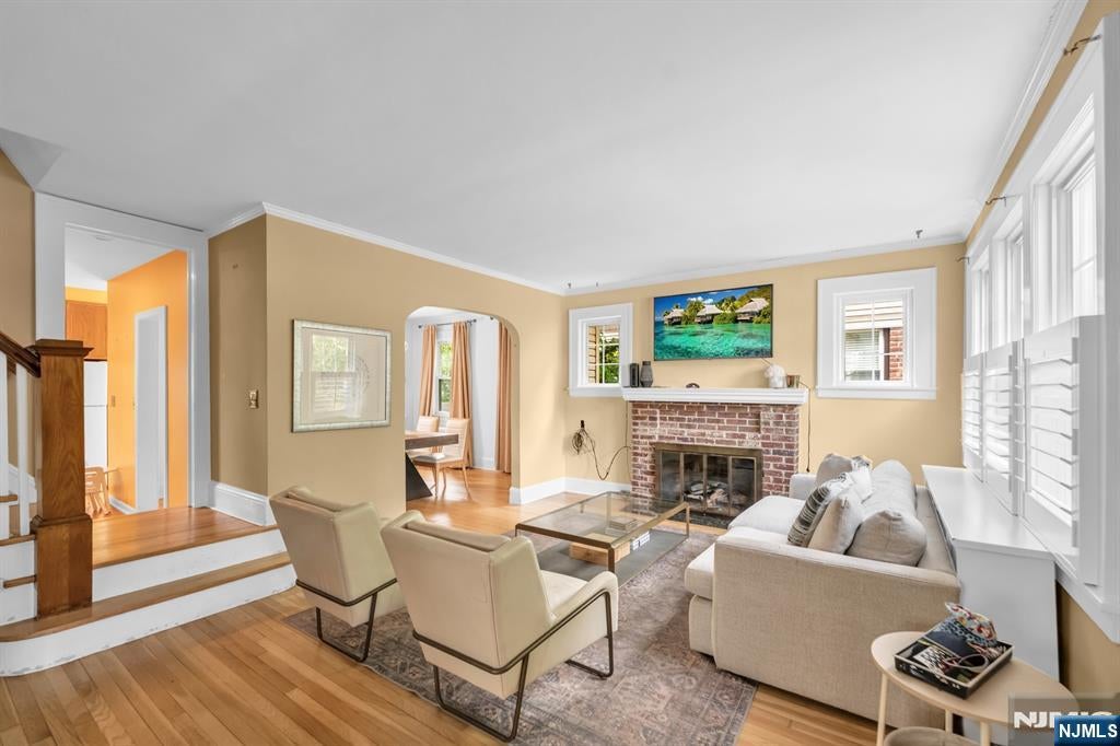 246 W Hudson Avenue