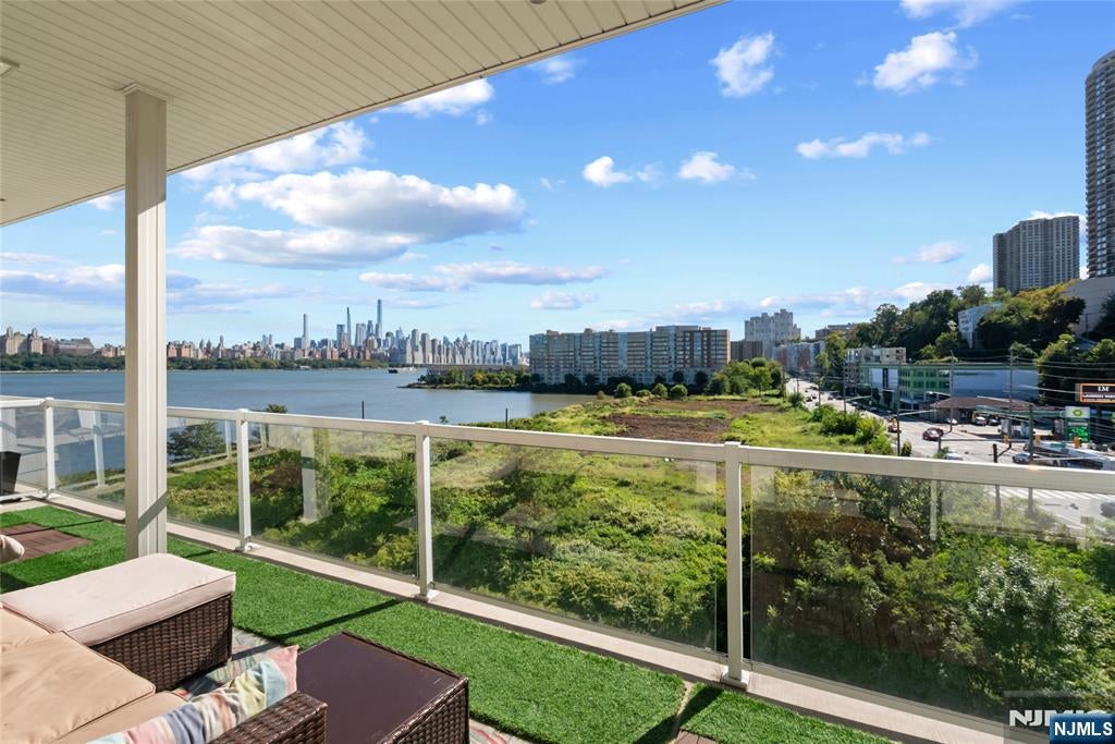 3 Somerset Lane 504