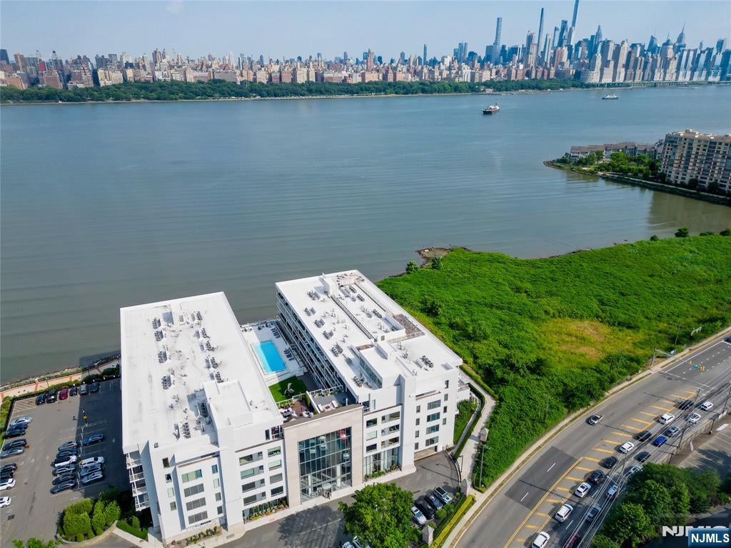 3 Somerset Lane 504
