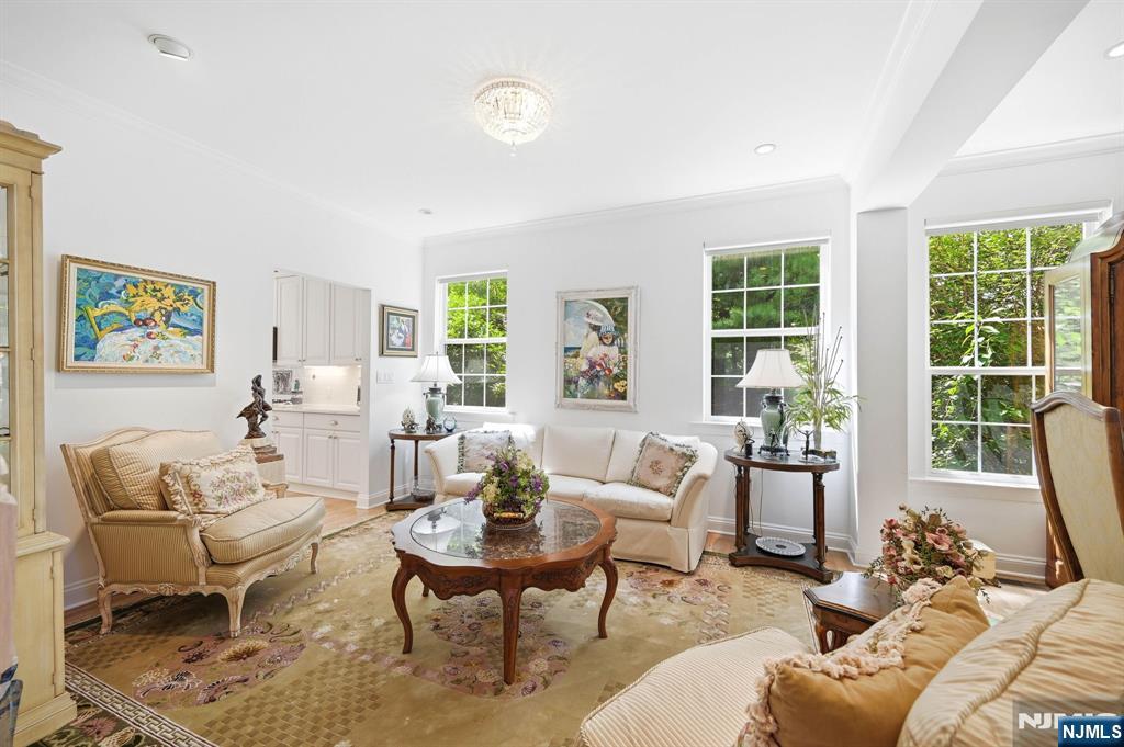 2 Stone Ridge Court