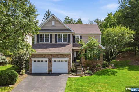 Photo of 2 Stone Ridge Court, Little Falls, NJ 07424 (MLS # 26023104)