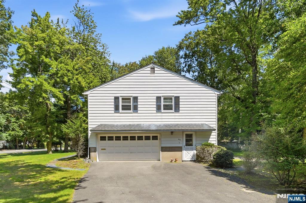 472 Cedar Hill Avenue