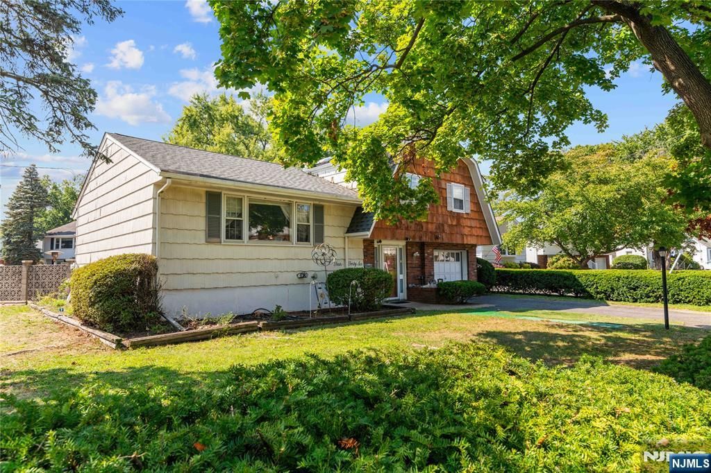 Photo of 446 Boyd Avenue, Fair Lawn, NJ 07410 (MLS # 25033062)