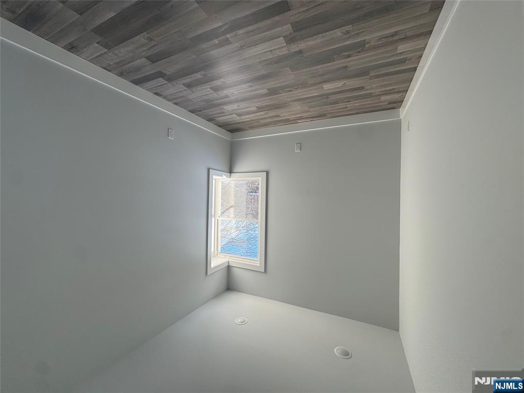 20 Chestnut Street APARTMENT #2