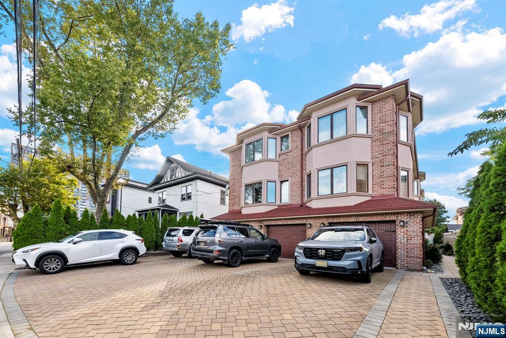807 Edgewood Lane B
