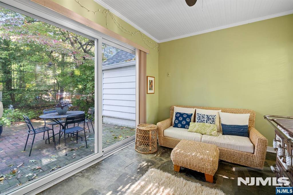 667 Sunset Road