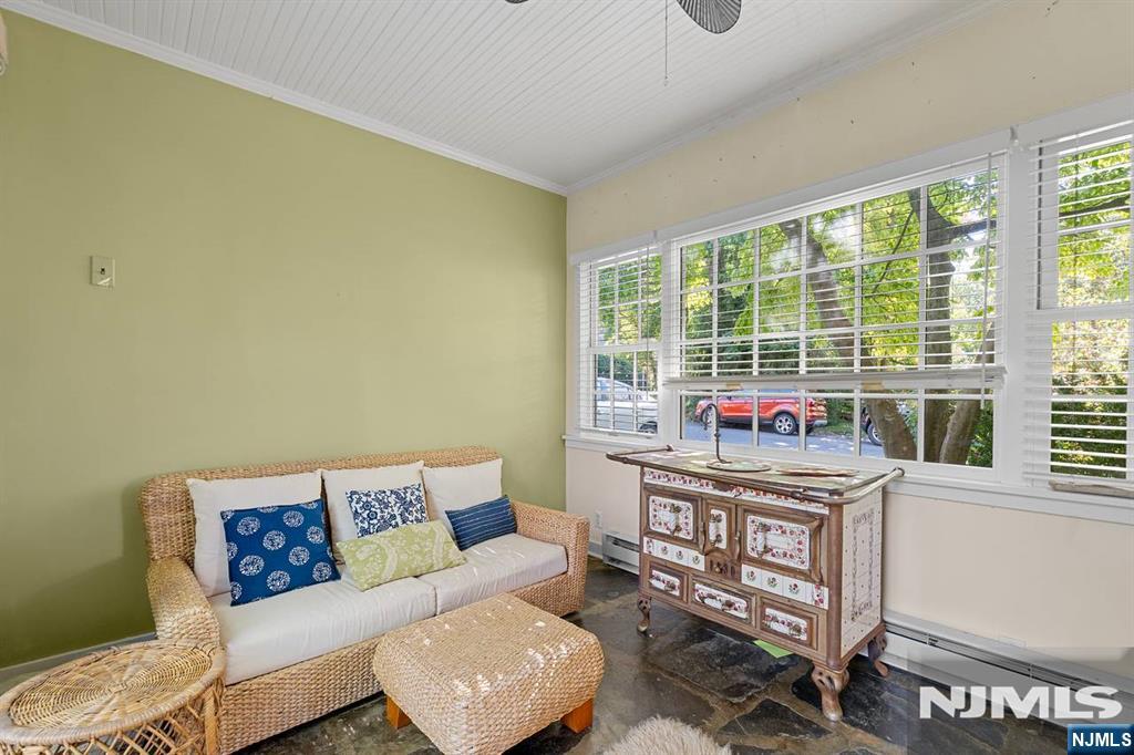 667 Sunset Road