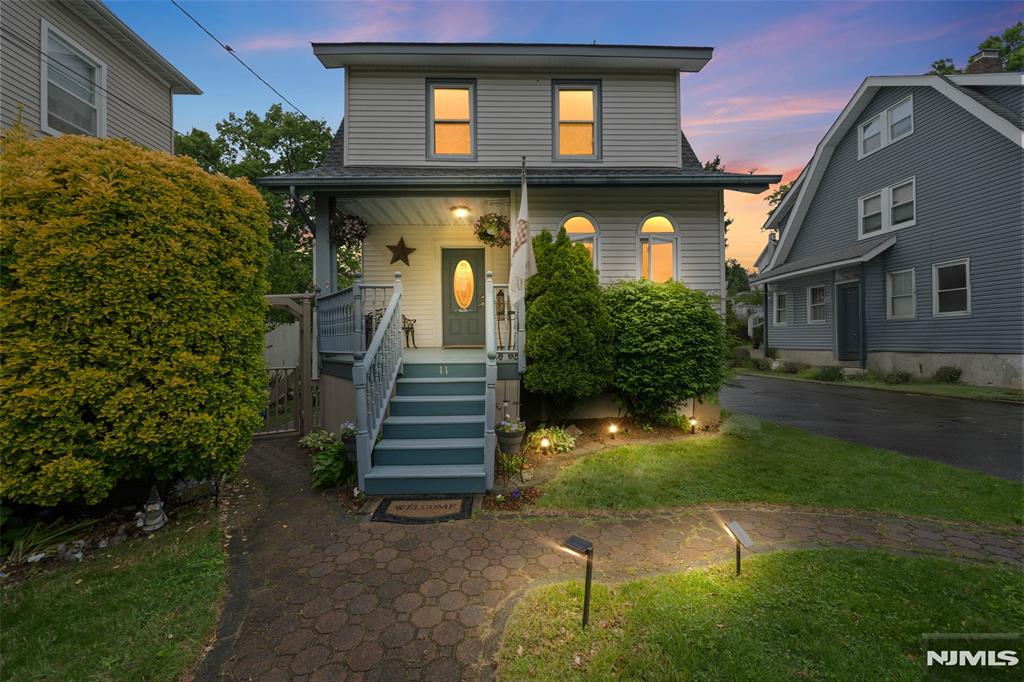 11 Weston Street