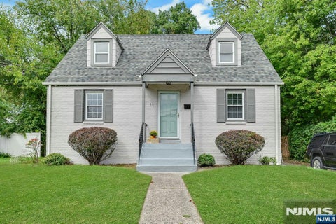Photo of 11 Pine Street, Hackensack, NJ 07601 (MLS # 26031737)