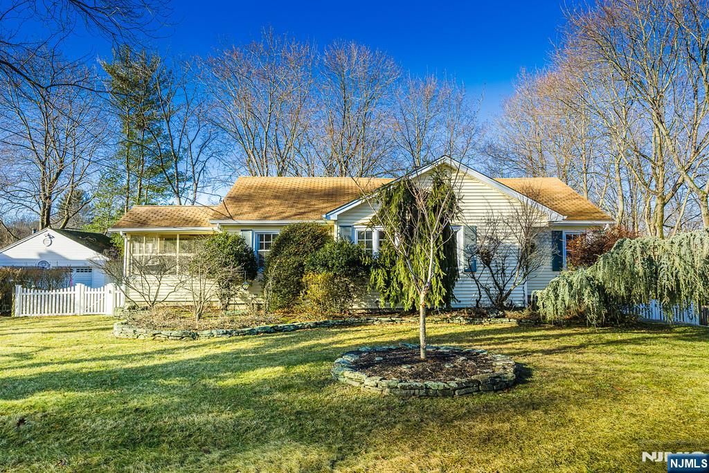 Photo of 513 N Central Avenue, Ramsey, NJ 07446 (MLS # 26001331)