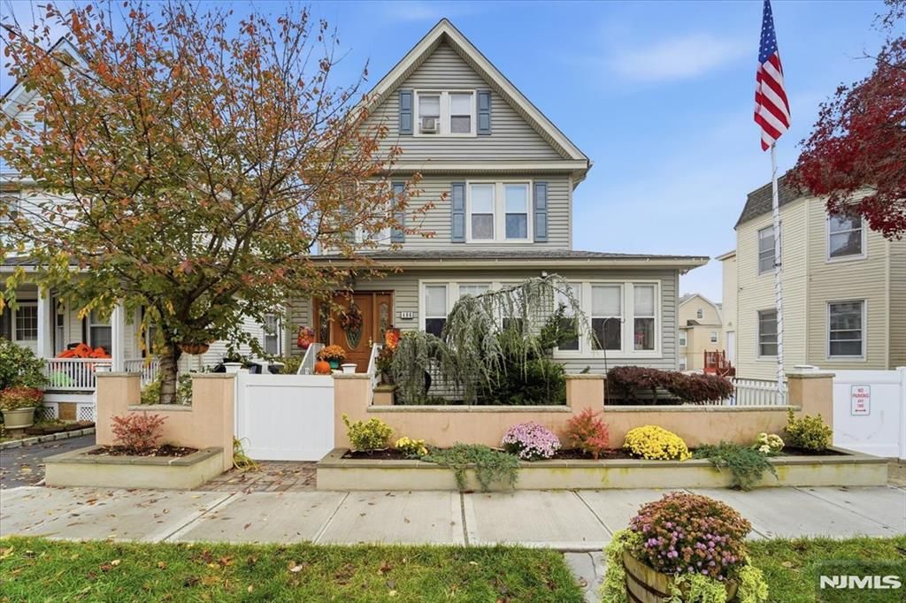 Photo of 486 Devon Street, Kearny, NJ 07032 (MLS # 25038680)