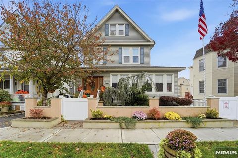 Photo of 486 Devon Street, Kearny, NJ 07032 (MLS # 25038680)