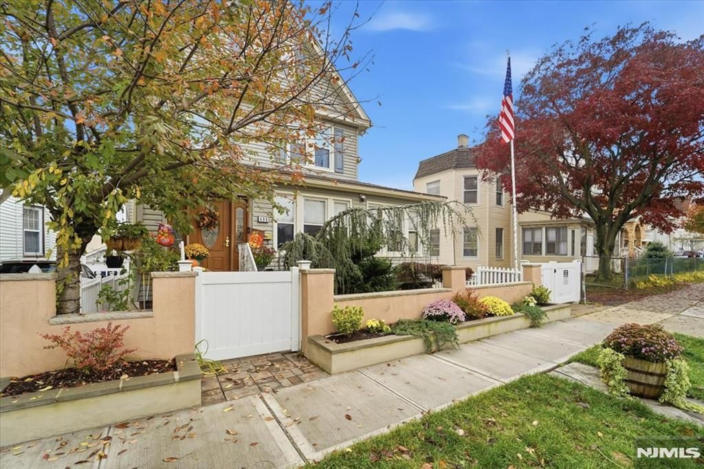 Photo of 486 Devon Street, Kearny, NJ 07032 (MLS # 25038680)